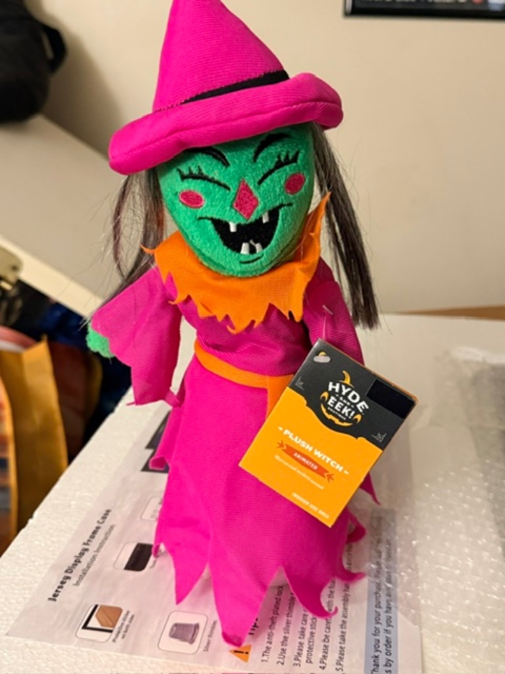 Dancing Cackling witch halloween decor